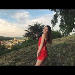 Meet your Posher, Macee